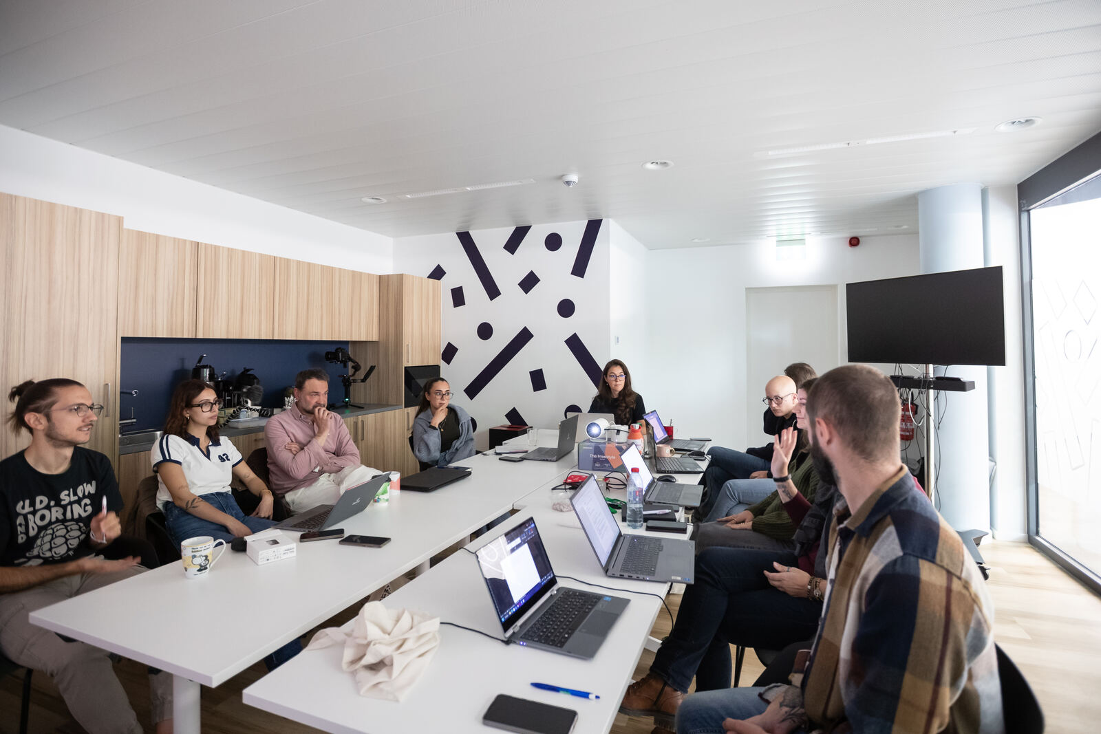 A LEVG working session with the whole team in the room